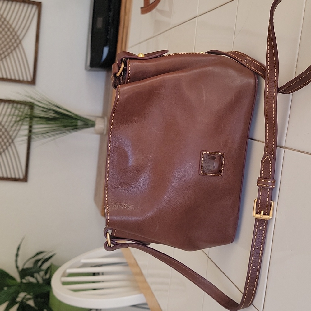 Dooney & Bourke Brown Leather Crossbody Purse with Gold Hardware